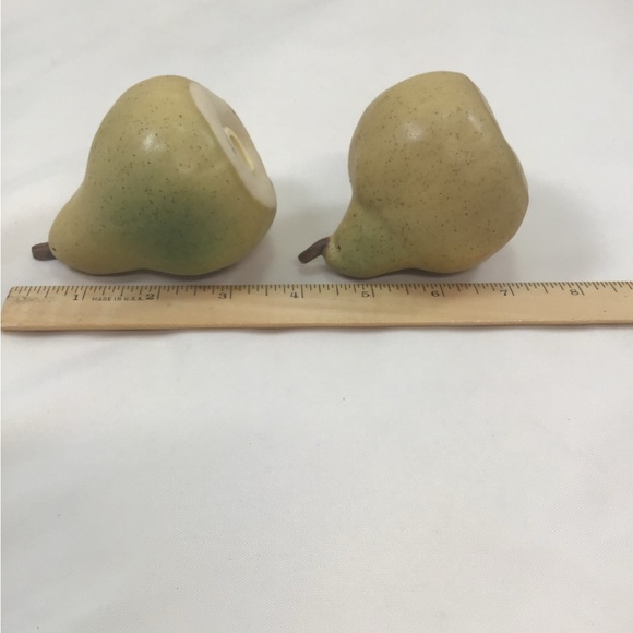 Patricia Garrett Studio pear salt & pepper shakers - Picture 6 of 6